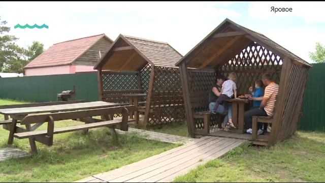 Рассказываем, где можно отдохнуть на Яровом