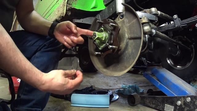 Suzuki Samurai Front Wheel Bearing Service: How To Repack Your Front Wheel Bearings.
