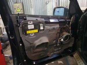 БМВ X5 Не открывается замок водительской двери и не только.