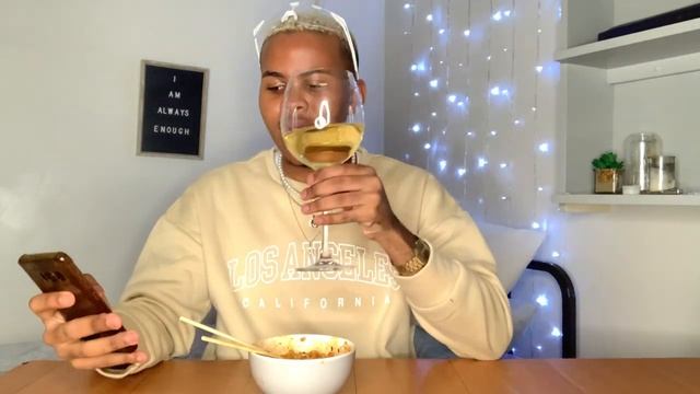 Spicy Noodle Challenge while I React to your Confessions! *OHMYGOD* смотреть онлайн
