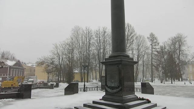 18.02.2022. Россия. Ленинградская область. Гатчина. Столб: Город Воинской Славы смотреть онлайн