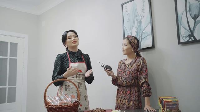 "Айдананын ашканасында" - Асель Кадырбекова, ырчы: "Анда кызым атасын кызганат" смотреть онлайн