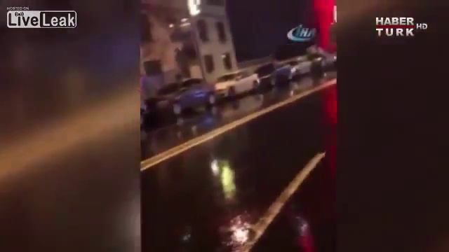 Gunmen dressed as Santa Claus kill 35 in Istanbul смотреть онлайн