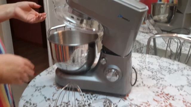 Обзор планетарного миксера-тестомеса Travola смотреть онлайн