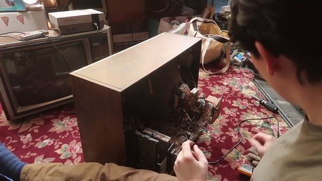 Console Triage 01: 1984 Magnavox 16" Television, Circuitry Troubleshooting, Burning Smell... смотреть онлайн