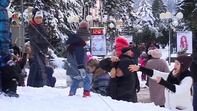 Парад Дедов Морозов в Туапсе клип смотреть онлайн