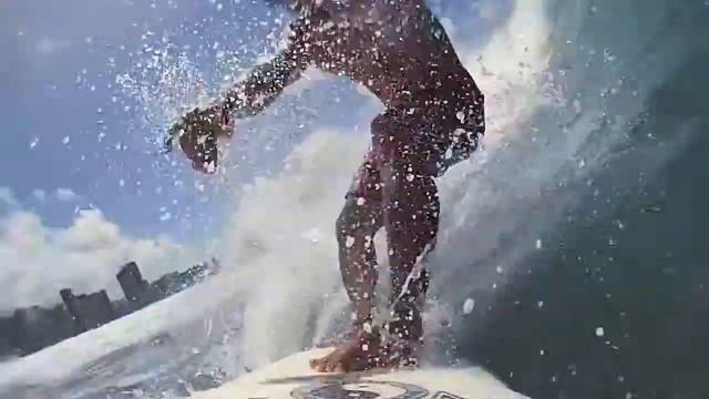 Сёрфер Санни Гарсия и его волны