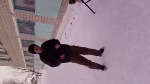 Прикольно отмечает Старый Новый Год смотреть онлайн