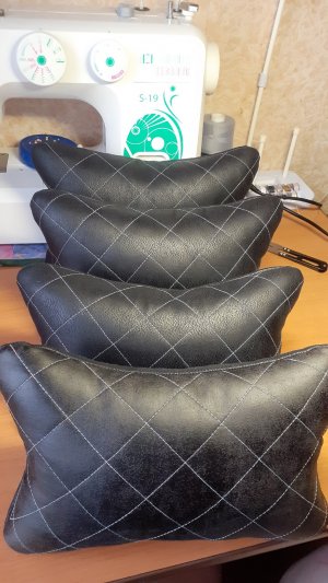 Подголовник "косточка" для авто-кресла сшить самим пррсто и быстро. Отличный подарок мужчинам.