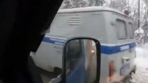 Полицейский УАЗ в кювет