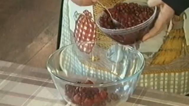 Кухня батюшки Гермогена - Мусс клюквенный смотреть онлайн