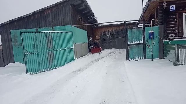 Самодельный минитрактор.Чистим снег смотреть онлайн