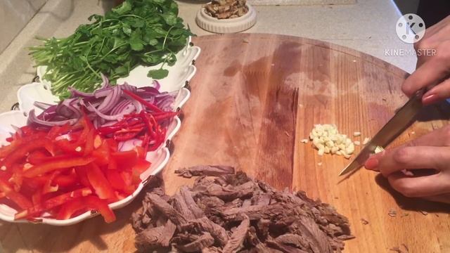 # 10#салат#Тбилиси#с говядиной САЛАТ с мясом и красной фасолью? смотреть онлайн