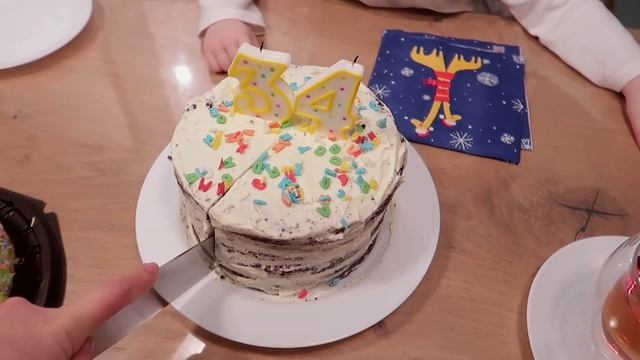 Новый год и День Рождения Вовы! ?Торт, салют, подарки и пожелания!? смотреть онлайн