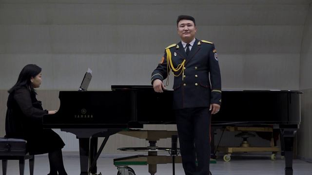 ЦДБЭЧ-ын дуучин Т.Жавхланням "Улсын маань далбаа", "Хилээс" смотреть онлайн