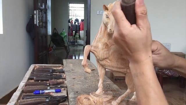 різьба по дереву- робимо дерев’яних коней смотреть онлайн