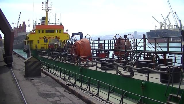 Новороссийский морской торговый порт IX: теплоход Хильда смотреть онлайн