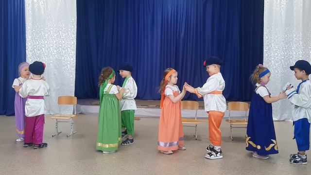 МАДОУ "Детский сад 43 "Буратино" г. В.Салда.Танец с балалайками. Девушки фабричные смотреть онлайн