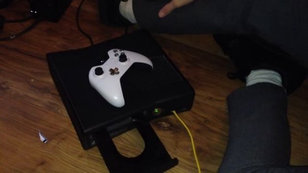 HOW TO MAKE AN XBOX ONE CONTROLLER WORK WITH AN XBOX 360!!