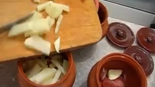 Жаркое в горшочке