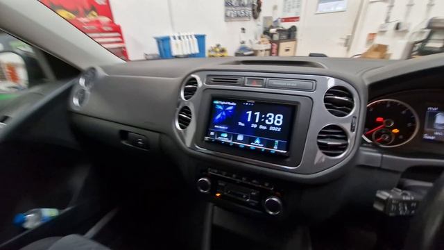 Volkswagen Tiguan Install with KENWOOD DMX8020DABS Wireless Apple CarPlay, Android Auto by Revs Wes смотреть онлайн