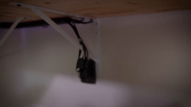 I Built My Own Computer Desk (And It Doesn't Suck!) смотреть онлайн