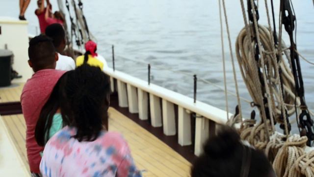 What World Ocean School is All About смотреть онлайн