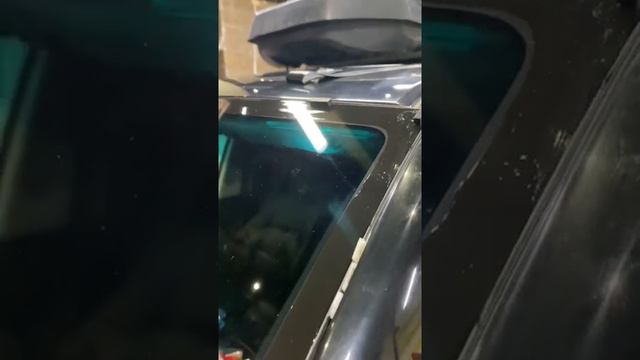 Установка второго лобового стекла на Land Cruiser 200 смотреть онлайн