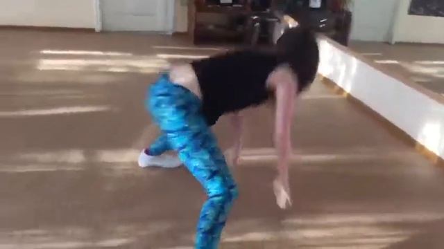 Настя Самохина - Booty-dance смотреть онлайн