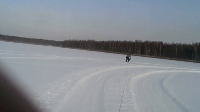 На сноуборде за снегоходом С смотреть онлайн