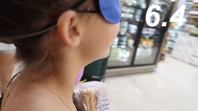 Buying EVERYTHING I touch Blindfold Challenge! Its R Life смотреть онлайн