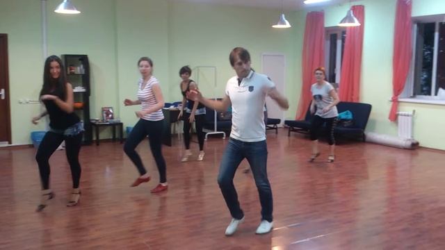 Влад Кузьмин, Ча-ча-ча (начально-средняя группа) в Mambo GROUP смотреть онлайн
