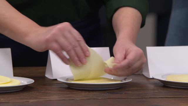 How to Cook up an Italian Feast With Prosciutto Bread and Drop Meatballs смотреть онлайн