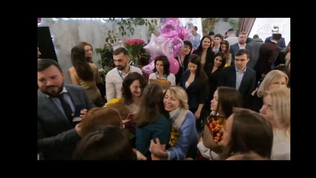 Поздравление с 8 марта от мимов "Chilly Show" в Сочи! смотреть онлайн