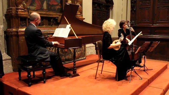 Valentini - Sonata V per mandolino e b.c. - Dorina Frati смотреть онлайн