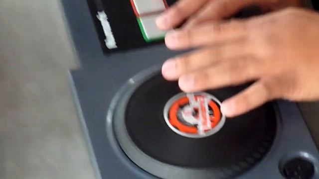 Scratch: The Ultimate DJ hands-on смотреть онлайн
