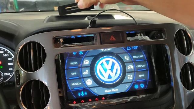 Instalação Simples Volkswagen Tiguan MídiaMulti Polo Golf Saveiro Fox Jetta Passat смотреть онлайн