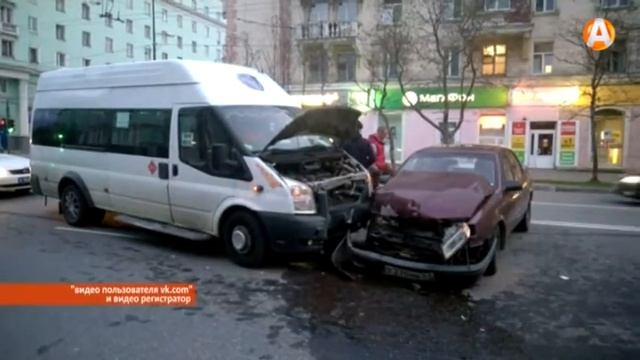 «Опель» врезался в пассажирский микроавтобус 17.05.2016 смотреть онлайн