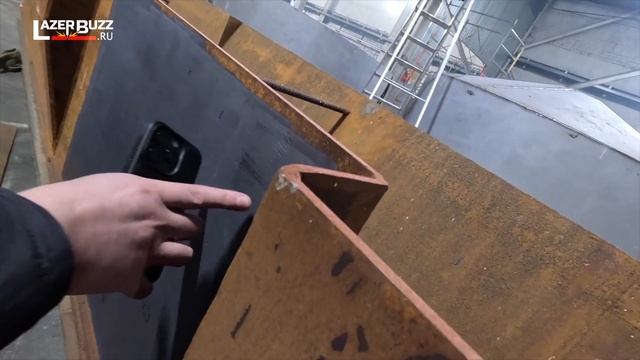Промышленная лазерная чистка металла в цеховых условиях. смотреть онлайн
