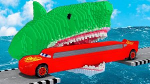 ДЛИННЫЕ АВТОМОБИЛИ против ГИГАНТСКОЙ АКУЛЫ в Teardown