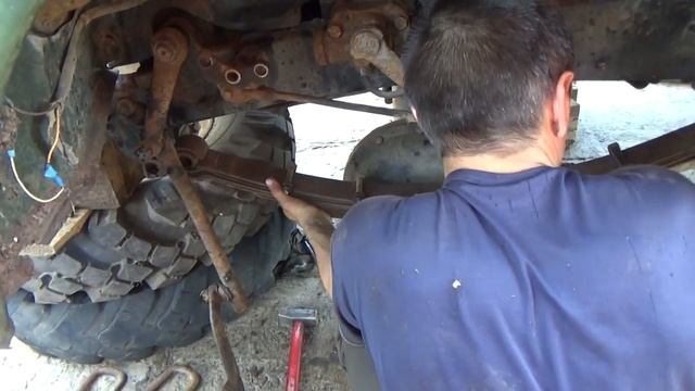 Перебираем передний мост на ГАЗ-63,часть вторая рессоры . смотреть онлайн
