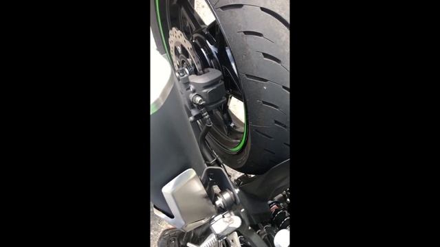 Ninja 400 Exhaust - Stock vs Scorpion RP1-GP смотреть онлайн