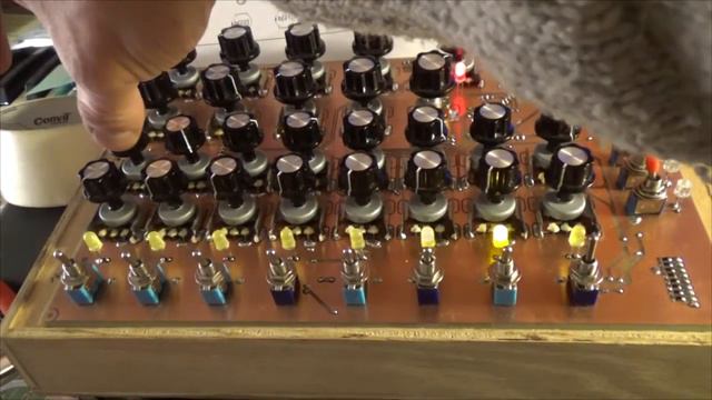 New Tokarev Protosynth V2 rev 4, basslines смотреть онлайн