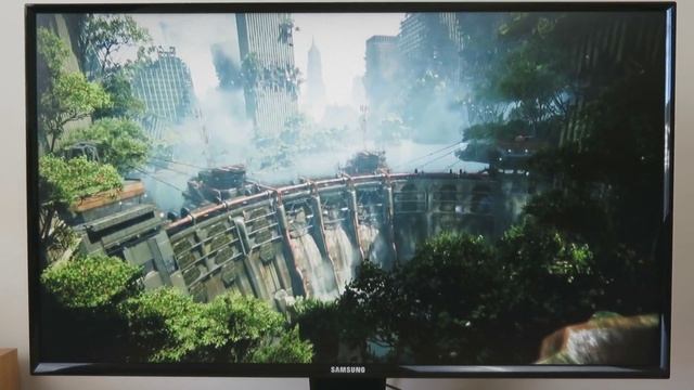 Gaming on the 24" Samsung S24D590L смотреть онлайн