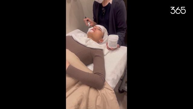 СЕКРЕТ СИЯЮЩЕЙ КОЖИ | КАК УХАЖИВАЮТ ЗА КОЖЕЙ В КОРЕЕ? смотреть онлайн