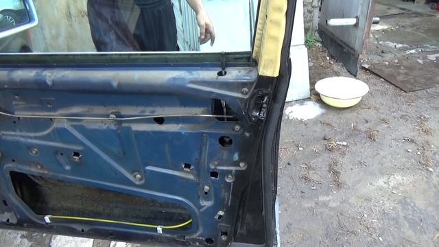 Ремонт замков дверей на Мерседесе W126.