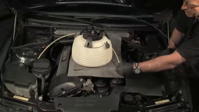 Changing the Engine Oil in a BMW or MINI -- Vacuum Method смотреть онлайн