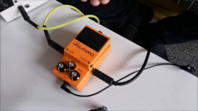 BOSS DS-1 DISTORTION PEDAL смотреть онлайн