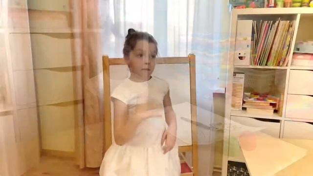 Эстер показывает как правильно одеваться в школу | Эстер Учит Детей смотреть онлайн