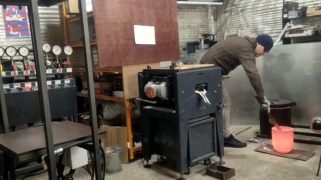 3) Опыты литья металла по технологии ЛГМ, получение отливки 3 смотреть онлайн